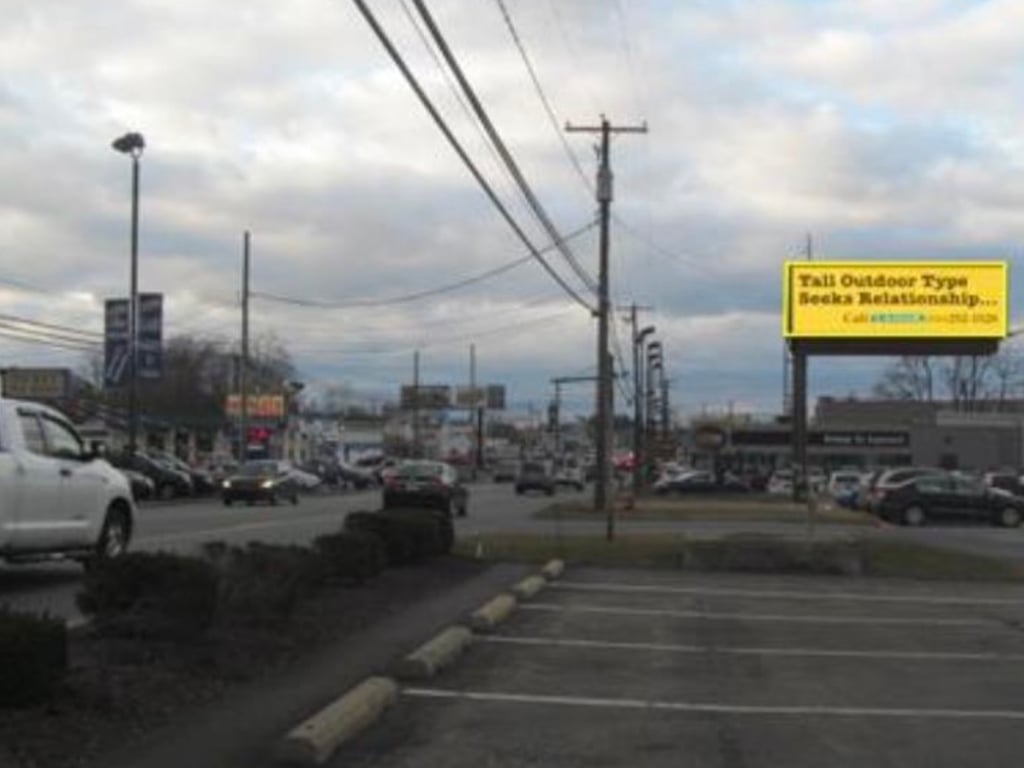 Location photo for PA-72 near Manheim Pk & Salvation Army Thrift Store (Lancaster)