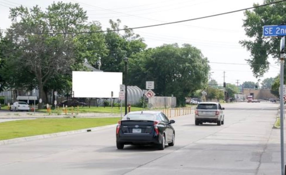 Location photo for SE 2nd Ave near Twelve Vultures, Marcy-Holmes (Minneapolis)