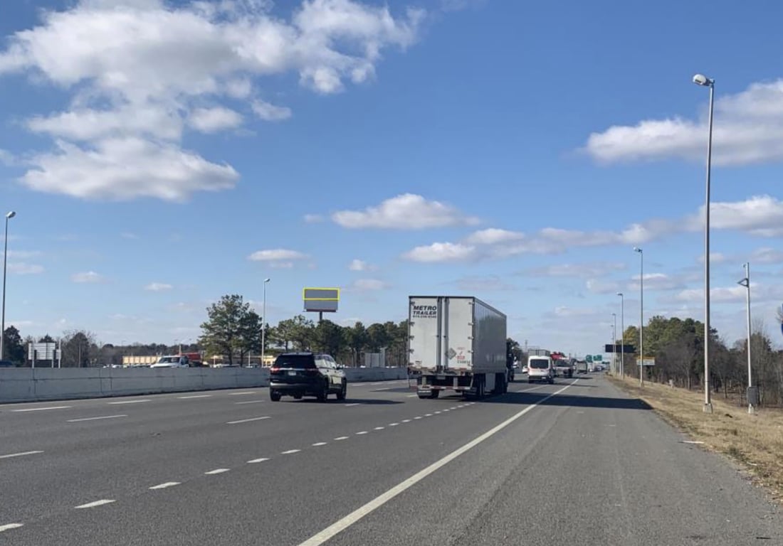 I-24 S/S .7 MILE W/O NEW SALEM HWY EXIT 80 F/E (T) Media