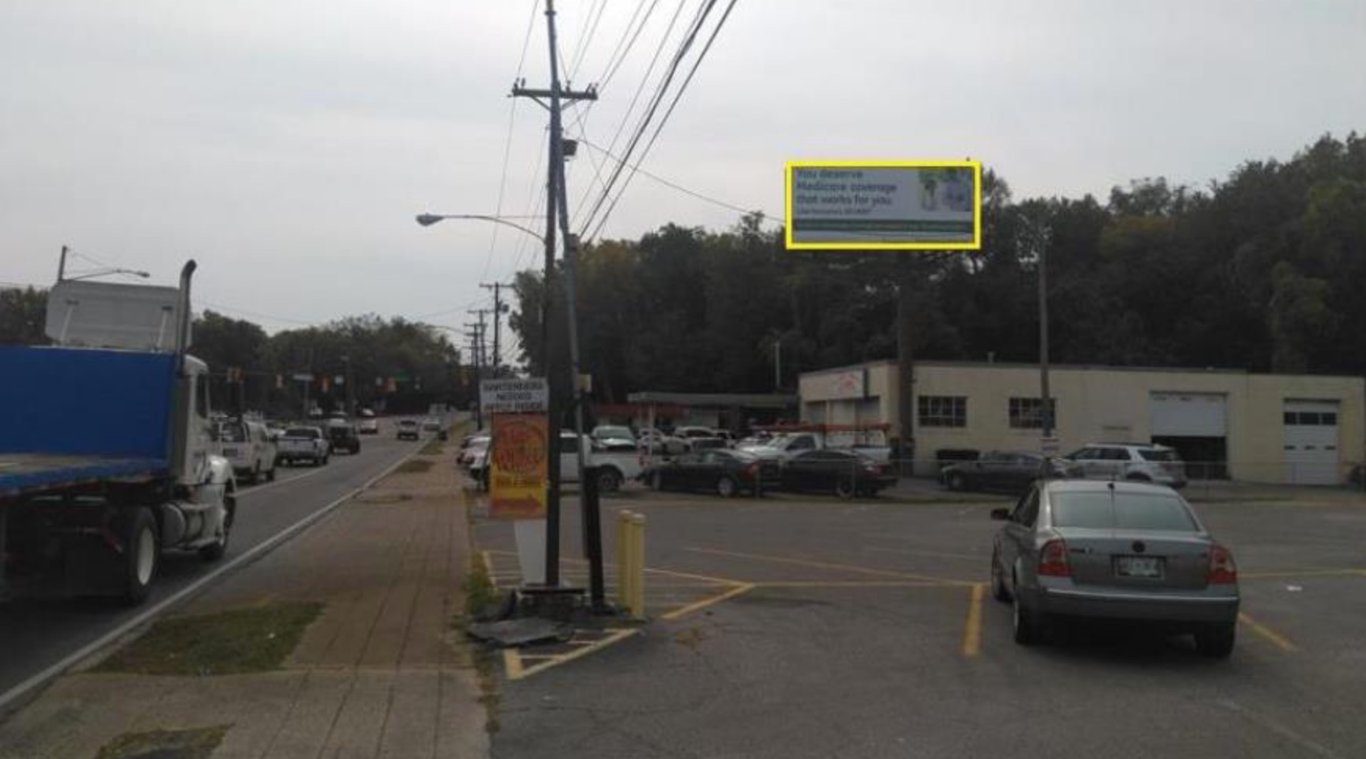 SE BROAD ST W/S 200' N/O MERCURY BLVD F/N Media