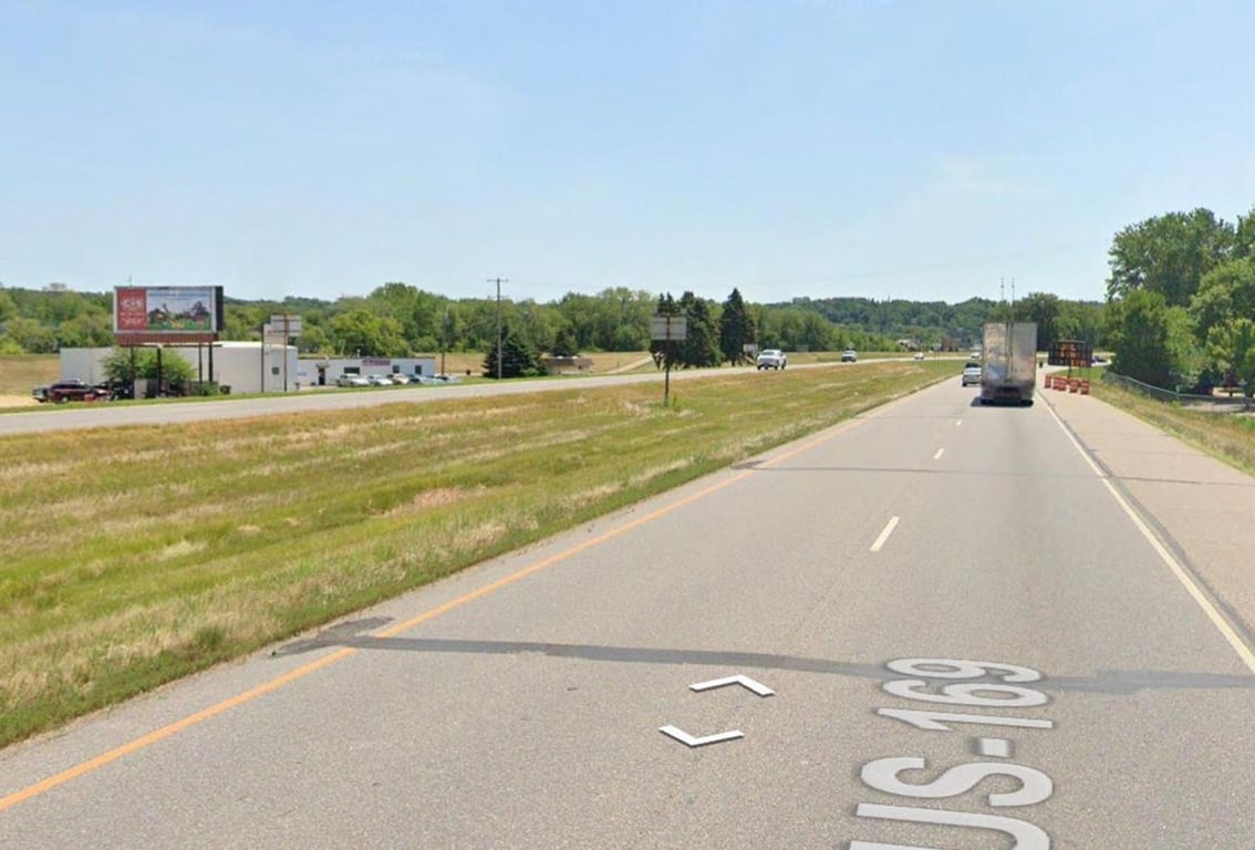 Location photo for N River Dr near Wallyn Park (North Mankato)