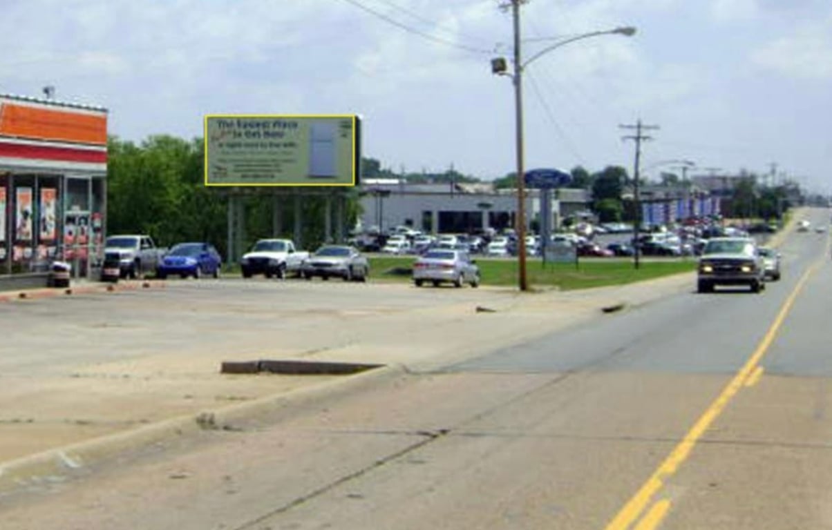 Location photo for E Race Ave near Berryhill Park (Searcy)