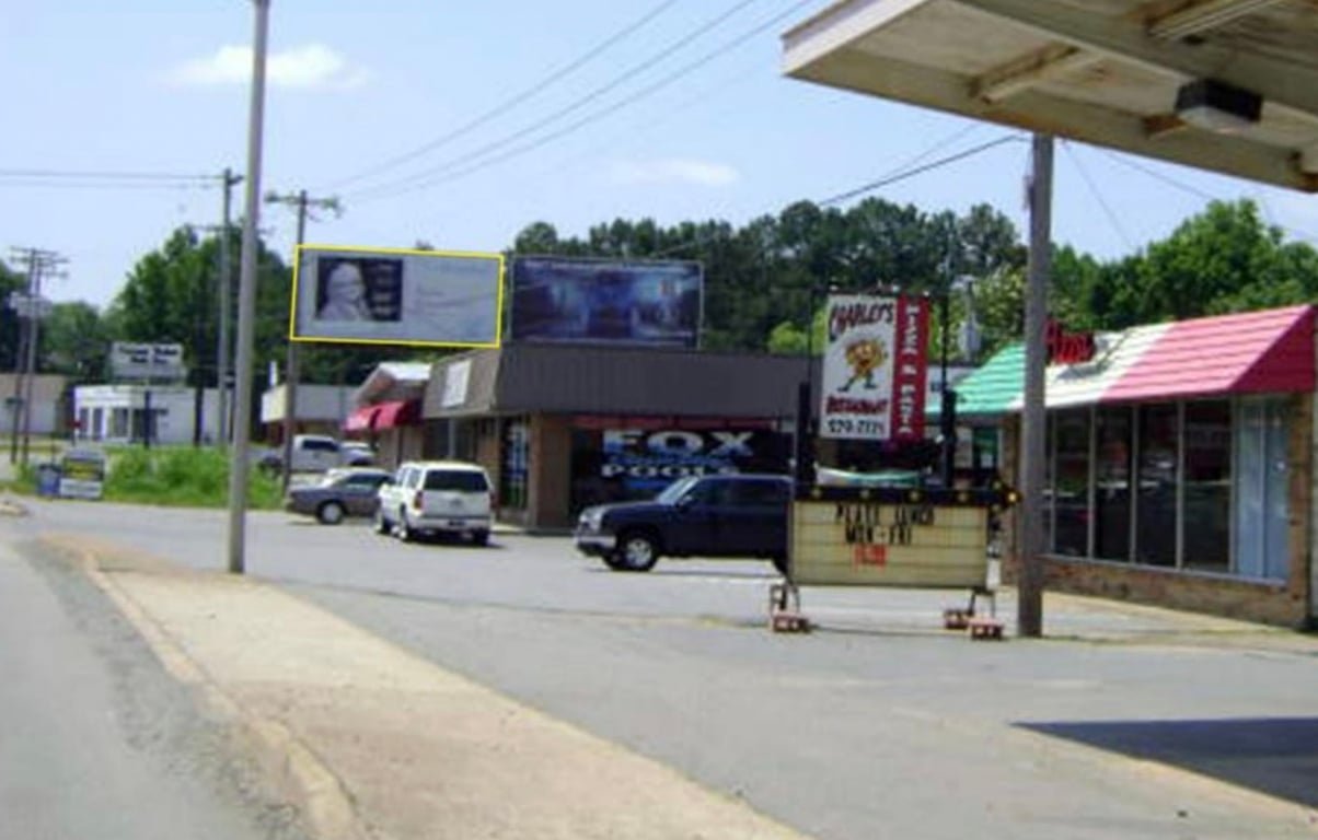 MAIN ST W/S O.6 MI S/O RACE P3(N)[L] Media