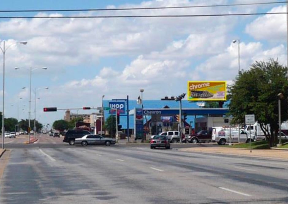 UNIVERSITY AVE E/S 112' N/O 19TH ST Media