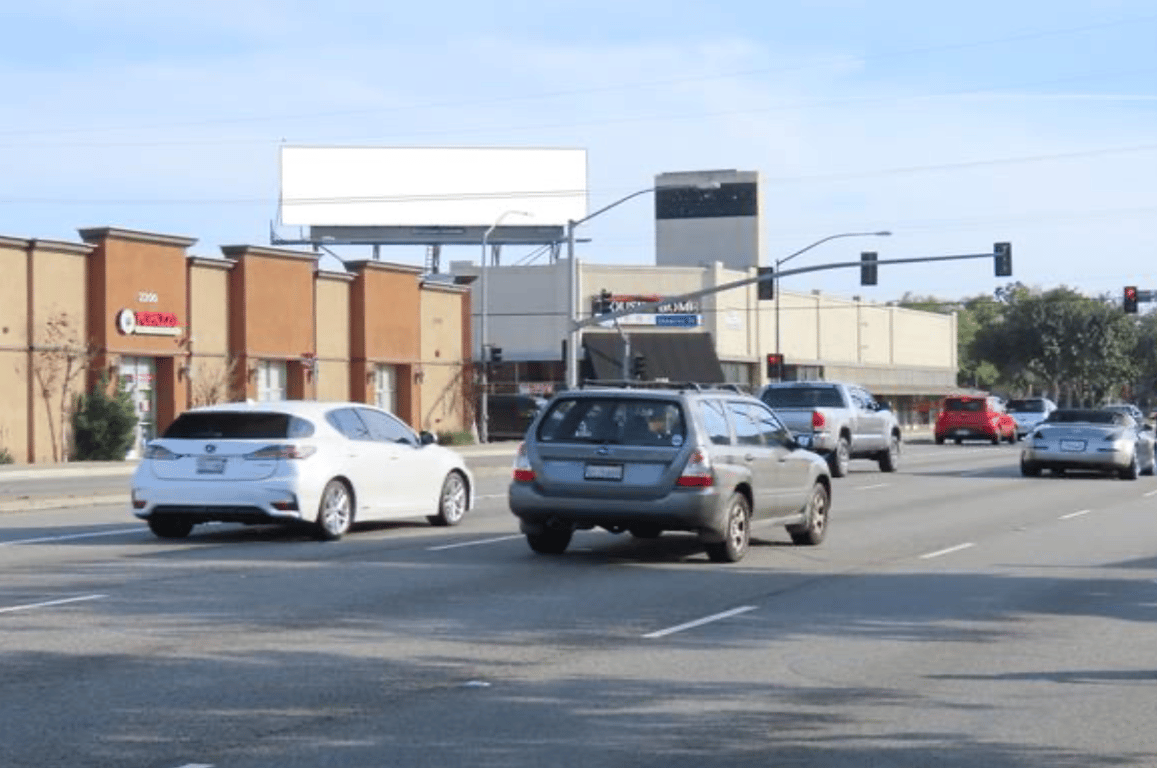 Location photo for E Stearns St near Lakewood & Stearns NE, Traffic Circle Area (Long Beach)