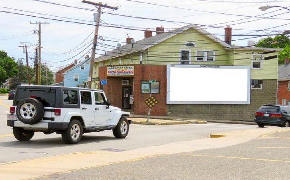 Location photo for River St ES 10ft S/O Elm St F/N - 1