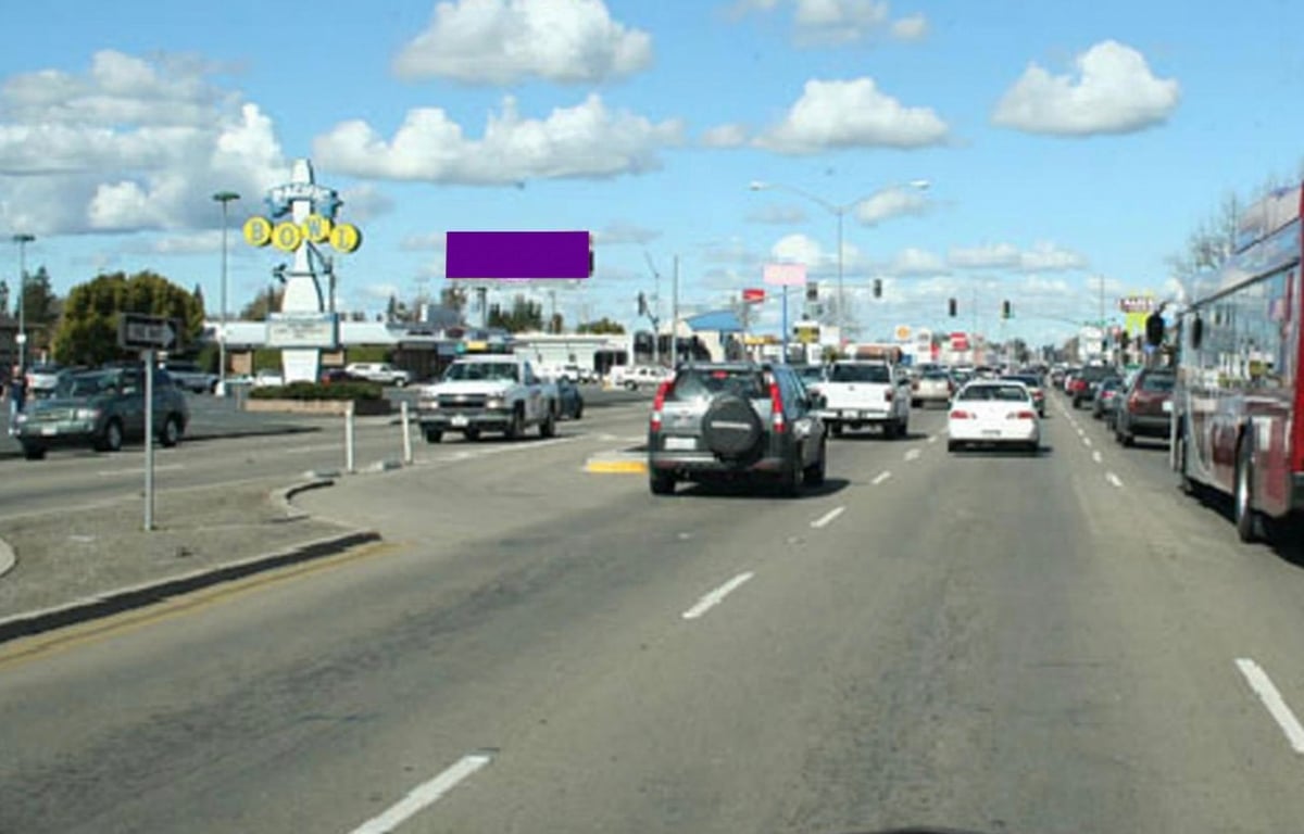 Location photo for Pacific Ave near Pacific Av & Swain NS Southbound, Lakeview (Stockton)