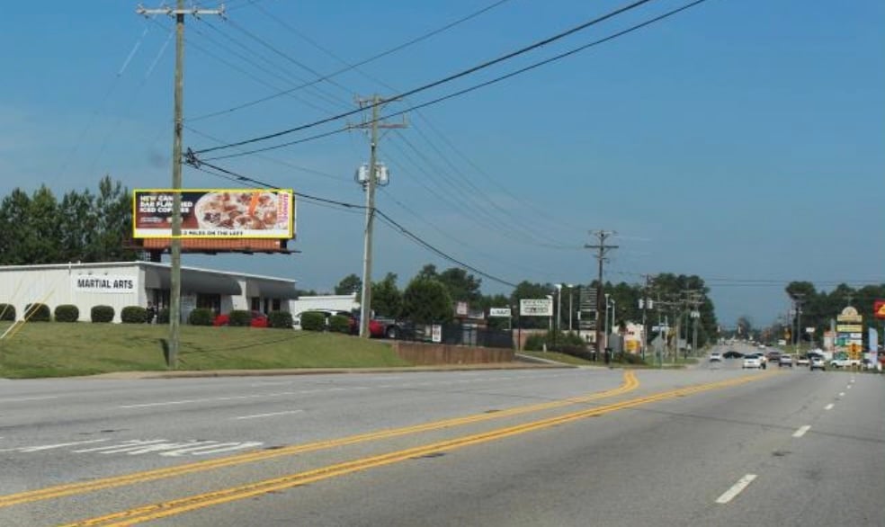 HWY 290 (E MAIN ST) 400 ft W/O HWY 296 SS Media