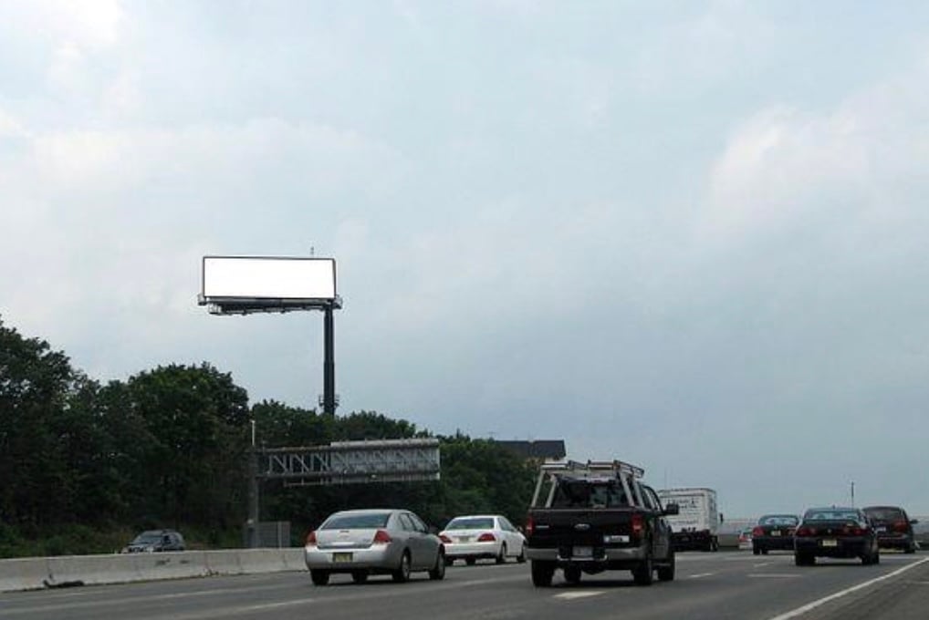 Location photo for Sussex Ave near Ml King Jr Blvd at 15th St (East Orange)