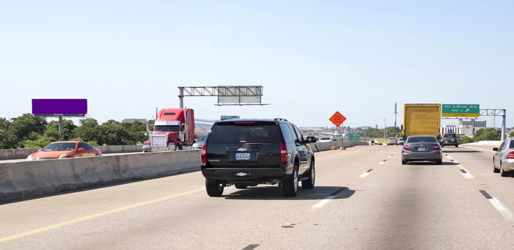 Location photo for Fountain Pkwy near College Park Center (Grand Prairie)