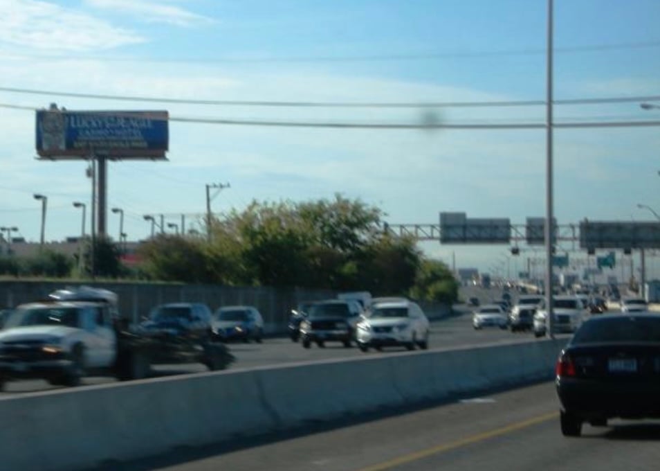 E/S I-35 .5 MI N/O 410 Media