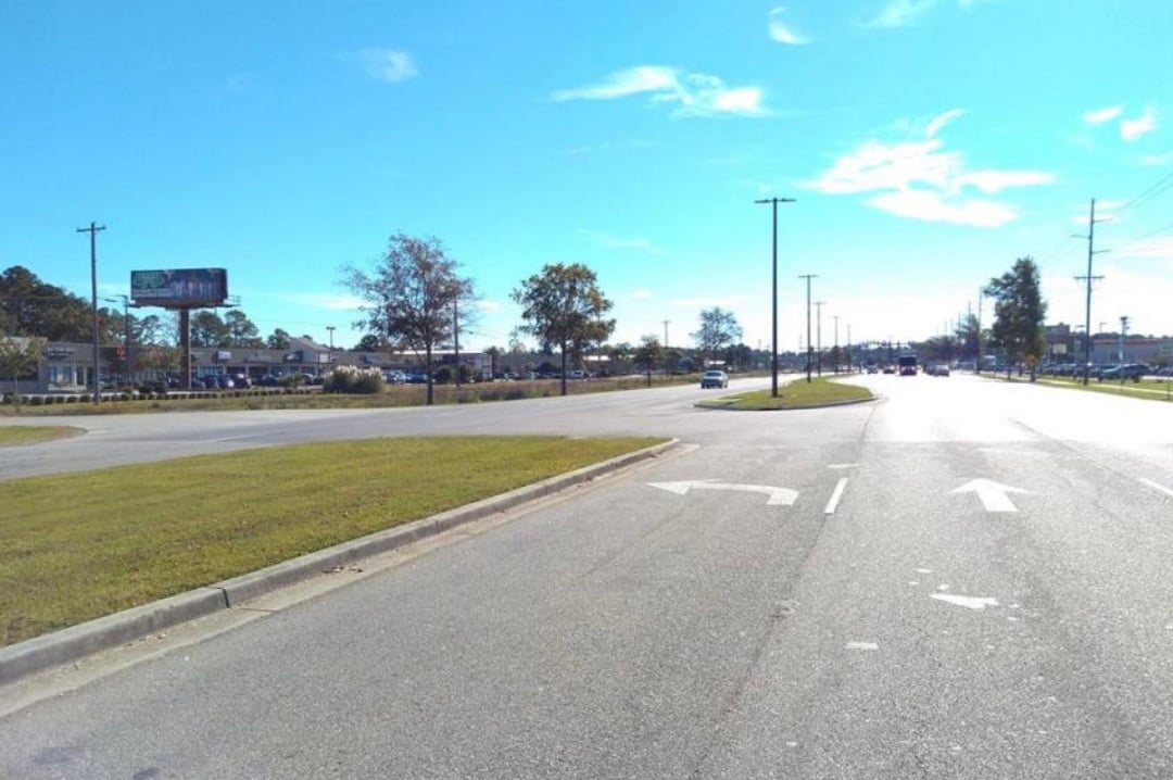 US HWY 501 N/S .42 MI W/O 3RD AVE S Media