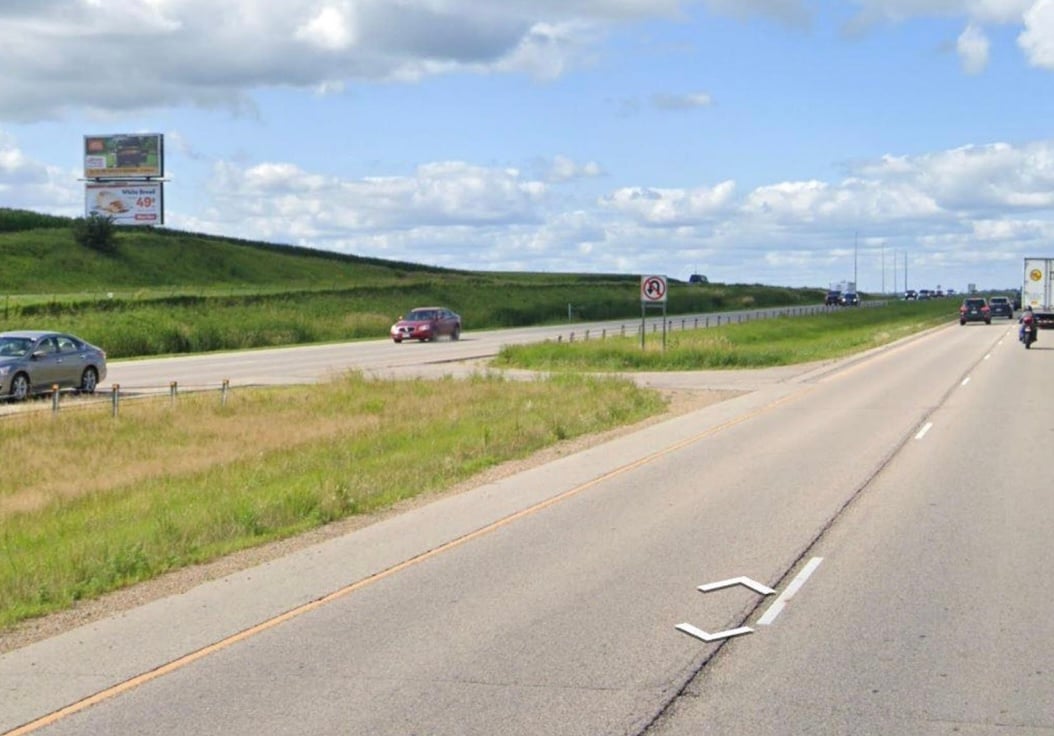 I-35 0.5 mi N/O US 14 WS F/S