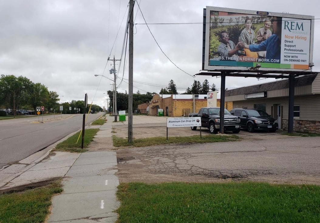 Cedar Ave. 0.3 mi N/O US 14 WS F/N