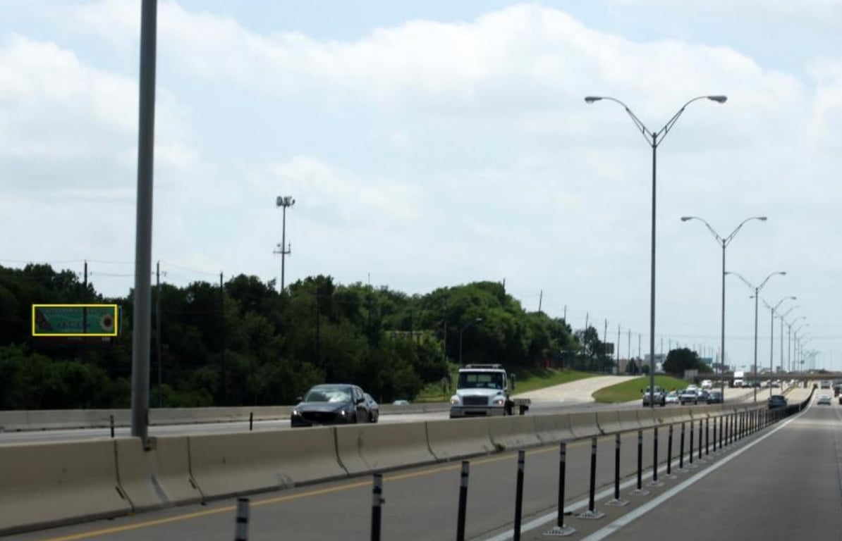 Location photo for Central Expy near Molsen Farm Trailhead (Plano)