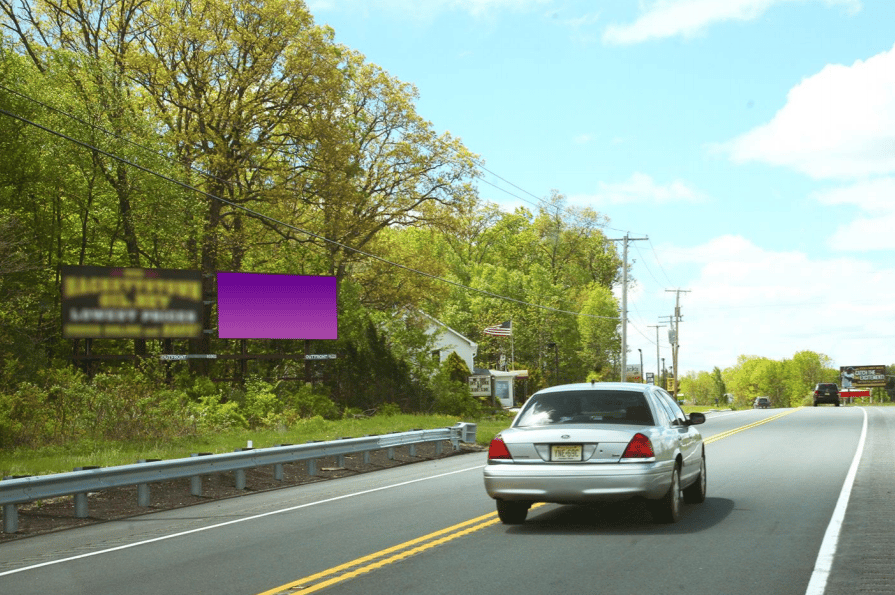 E/S Rt 206.40 mi N/O Newtn-Hlsey Rd Newton F/N Media