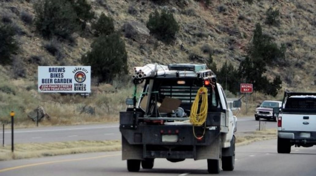 E/L Hwy 50 1mi w/o Canon City, W/F Media