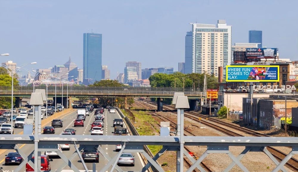S/L I-90 (Mass Pike) N/O Braintree Street F/W Media