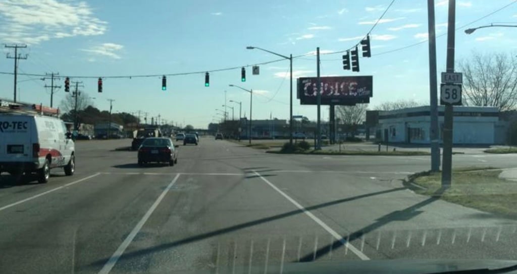 5901 E VIRGINIA BEACH BLVD 135 ft E/O GLEN ROCK RD SS F/West Media