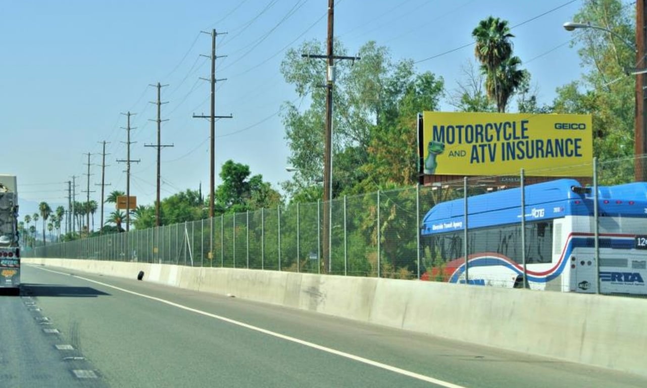 I-215 WL .7 MI S/O CENTER Media