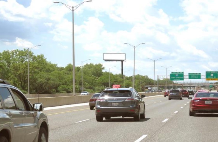 Location photo for W 157th St near Maya Family Clinic (Markham)