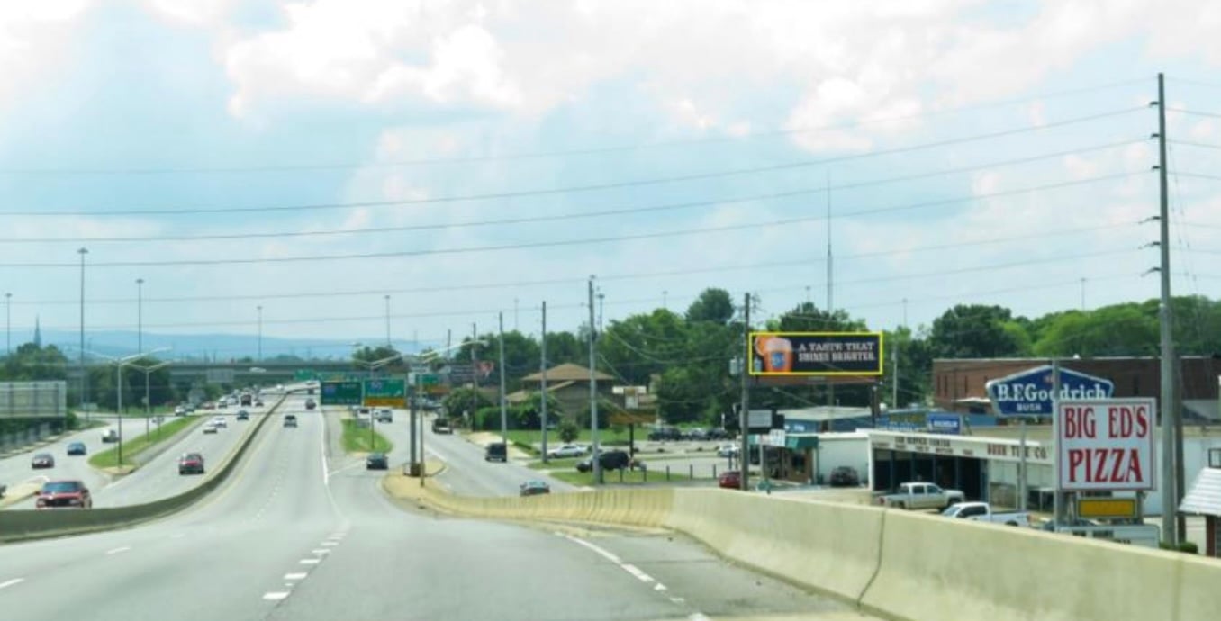 N PKWY WL .1 MI S/O UNIVERSITY DR FN Media