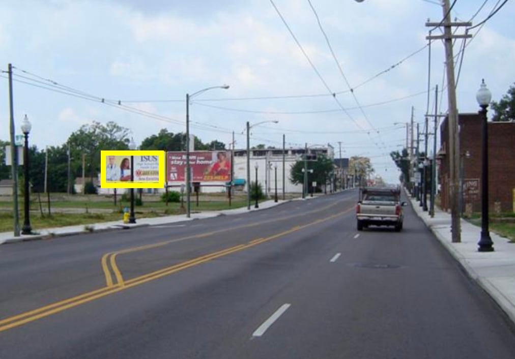 W THIRD ST W/O BROADWAY AVE F/E #1 Outside Media