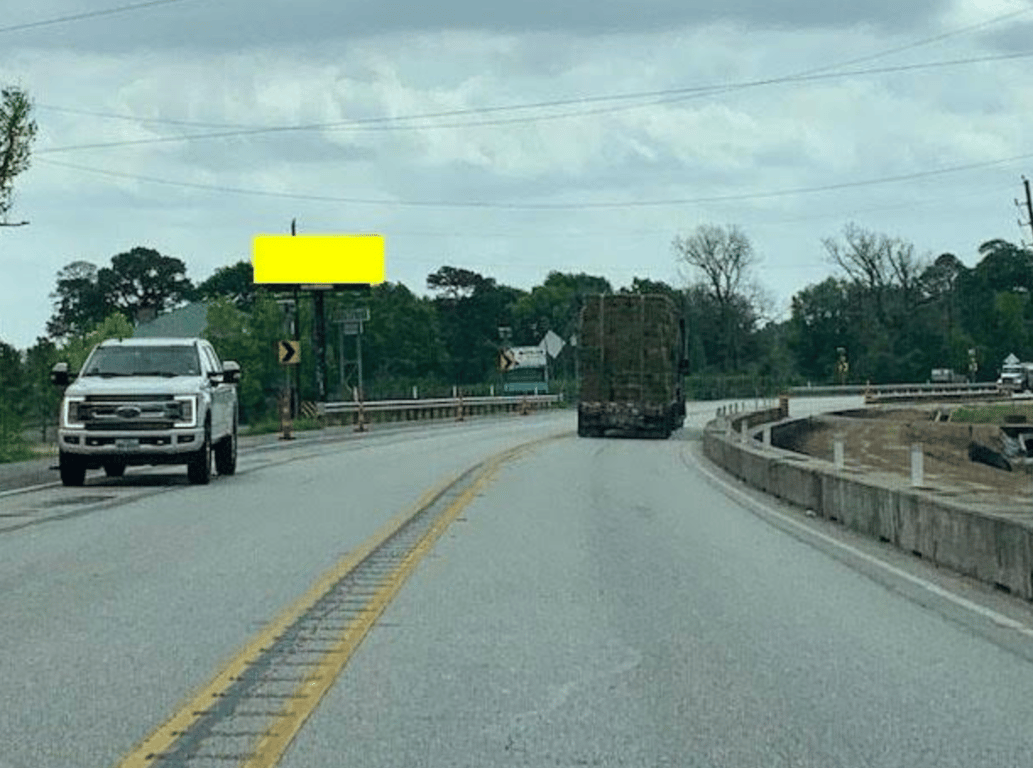 E/S of FM 2978, 1800 ft S/O Hardin Store Road Media