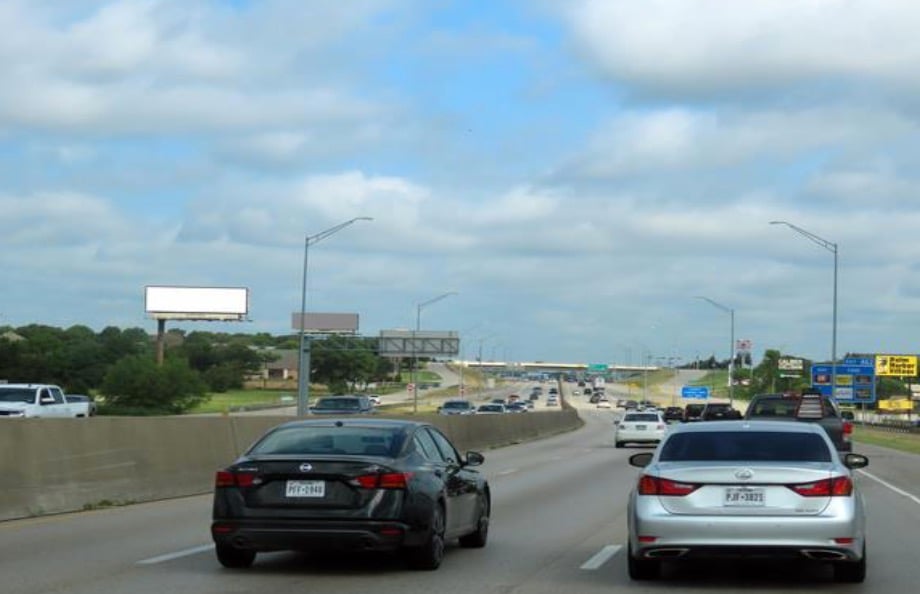 Location photo for S Interstate 35 near Pinnell Square (Corinth)