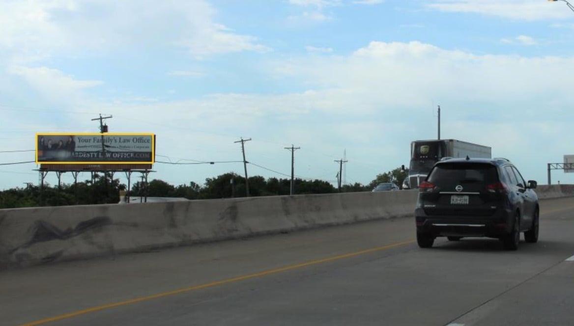 Location photo for N Interstate 35 E Rd near Willoughby Park (Lancaster)