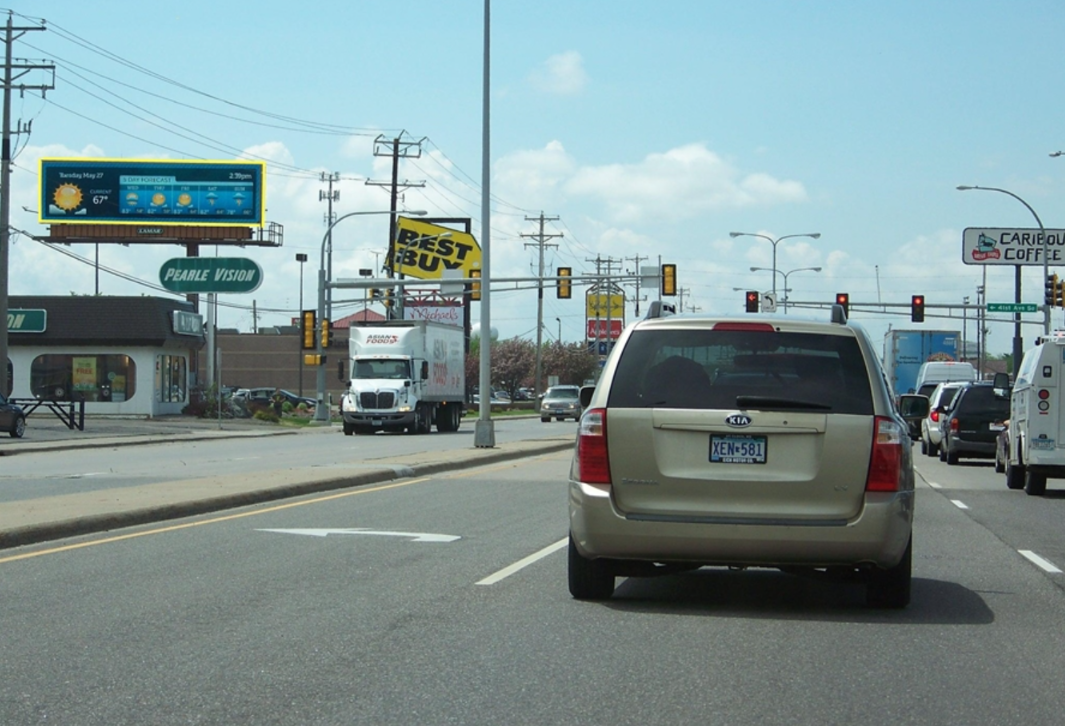 Location photo for W Division St near Crossroads Center (St Cloud)