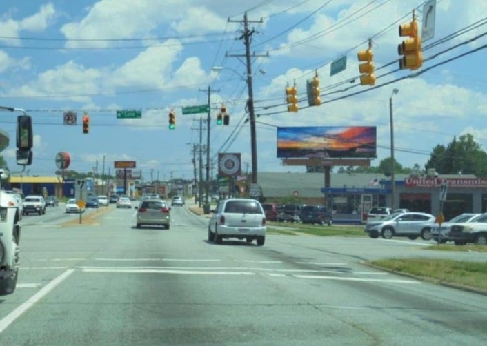 Location photo for Battleground Ave near Battleground/W Cone, Guilford Hills (Greensboro)