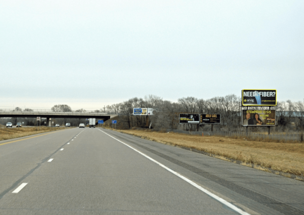 HWY 15 S 1 MI S/O DIVISION ES F/S TOP Media