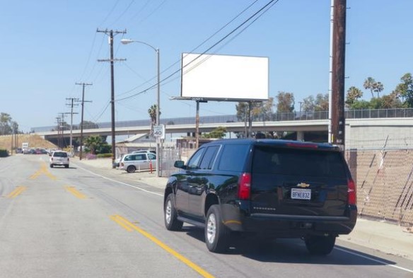 Location photo for Dawson Dr near Airbus Stop - Camarillo, CA (Camarillo)