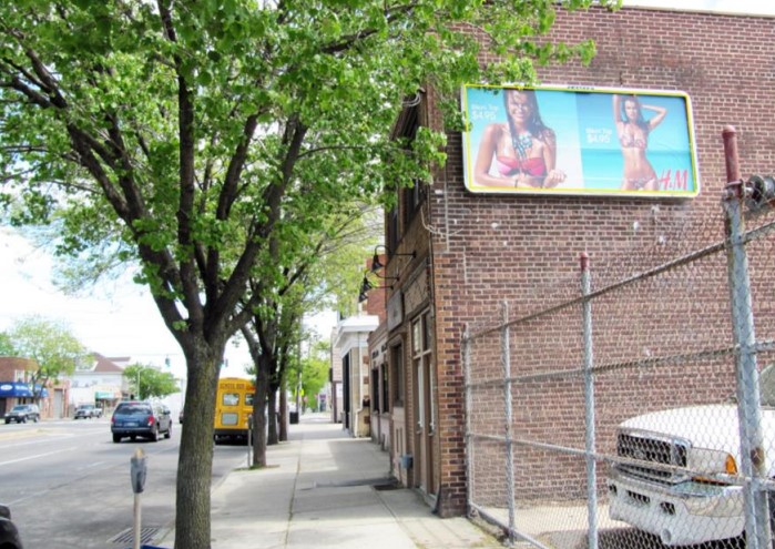 Location photo for Commonwealth Blvd near Jericho Tpke/Commonwealth Blvd, Bellerose (Floral Park)