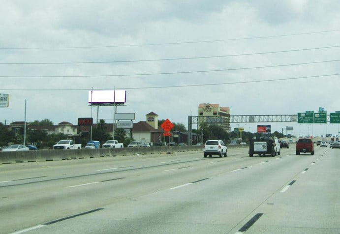 Location photo for S Loop W near 610 W Loop @ Lakes At 610 Dr, South Main (Houston)