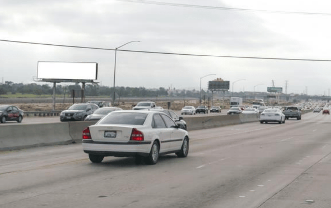 Location photo for San Diego Frwy NS 933ft E/O Main F/W - 1