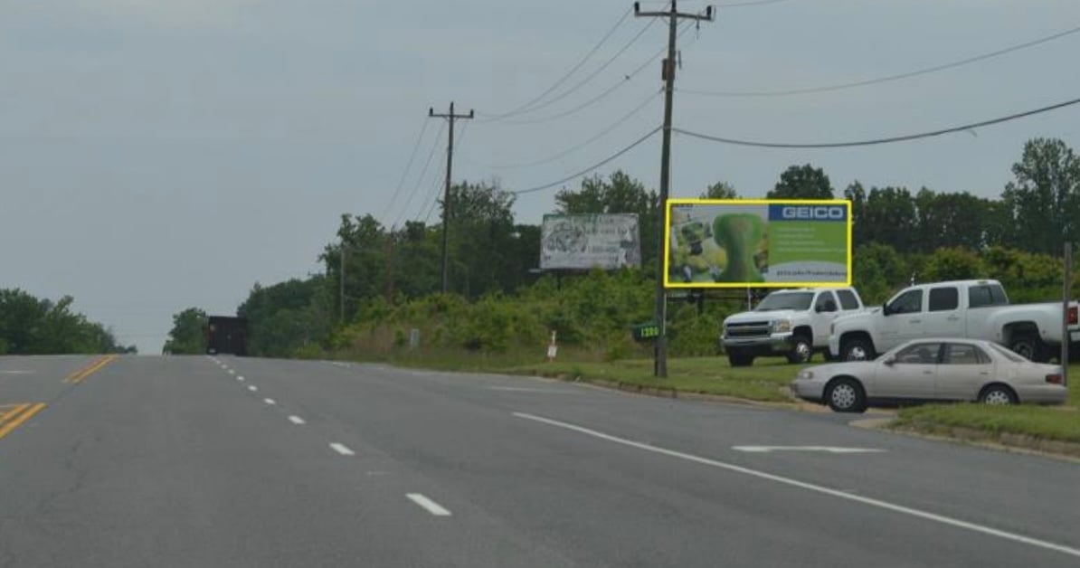 Location photo for Jefferson Davis Hwy near 421 - Rte. 1 / Perchwood Drive (Fredericksburg)