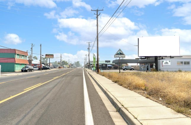 S/L W MAIN ST 730 FT W/O LEWIS AVE W F/W Media