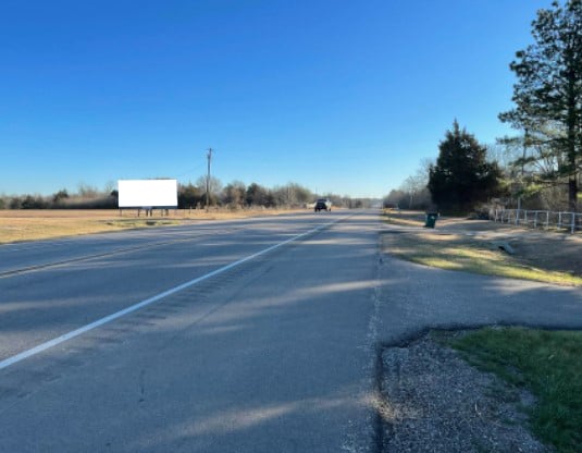 US 82 2.4 mi W/O LOOP 286 NS Media