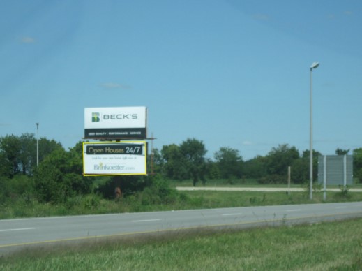 US Hwy 36 370 ft w/o Harristown Blvd N/S, W/F Media