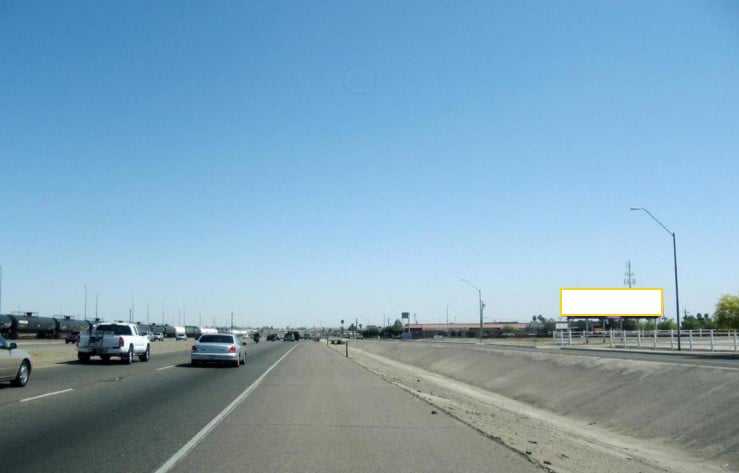 Grand Ave .20 mi S/O Greenway Rd (10X40) W/S F/NW Media