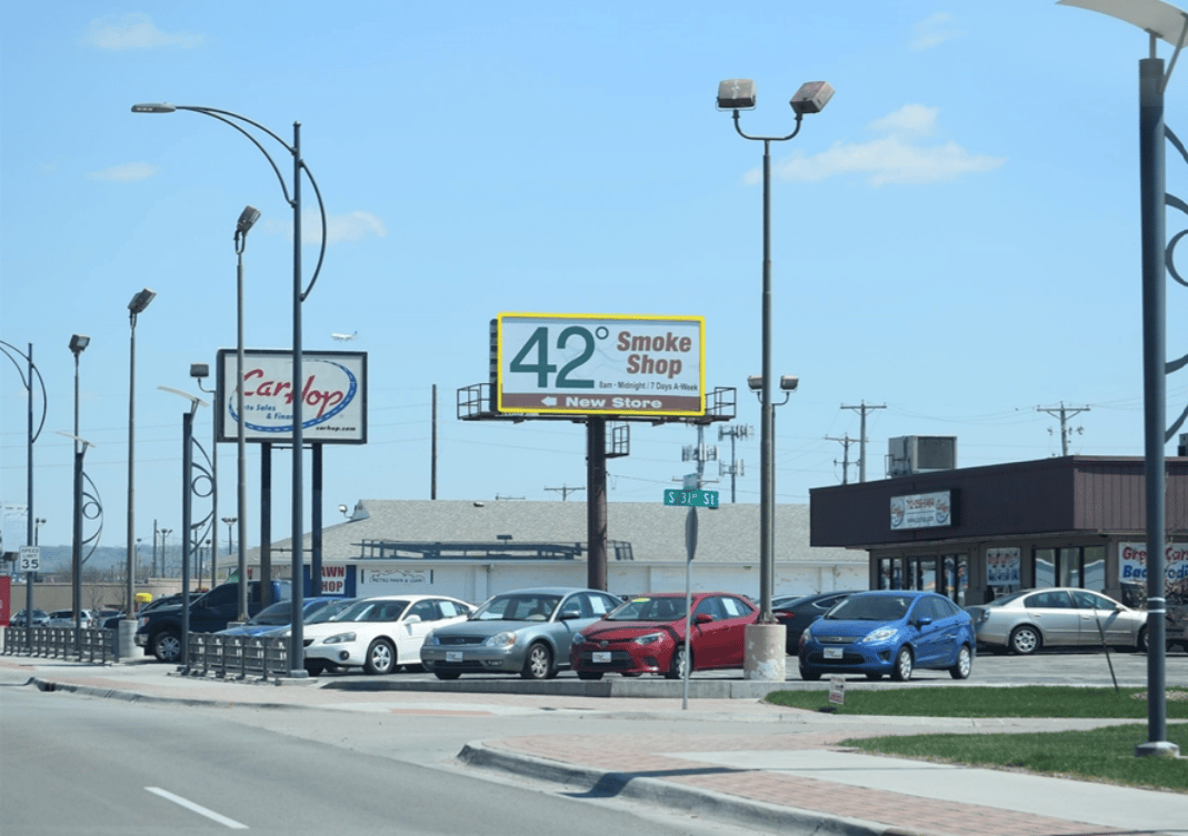 S/S BROADWAY e/o 31ST STREET - FW Media