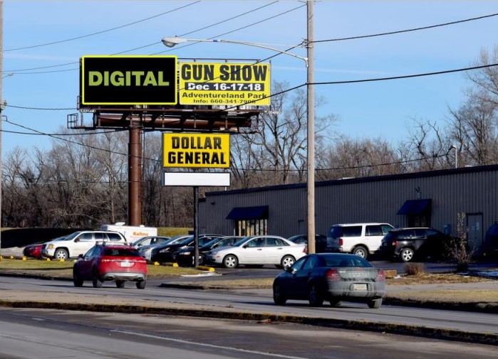 63rd St ES 0.3mi S/O Grand Av F/S - 3 Media