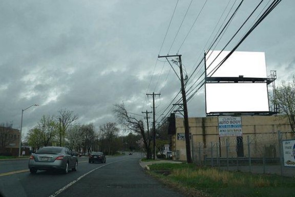 Location photo for Old Alexandria Ferry Rd near Old Alexandria Ferry Road at Highland Meadows Drive (Clinton)