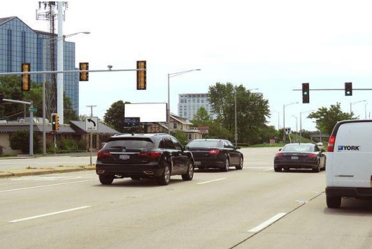 Location photo for Milwaukee Ave near Milwaukee Ave & Lake Cook Rd (Buffalo Grove)