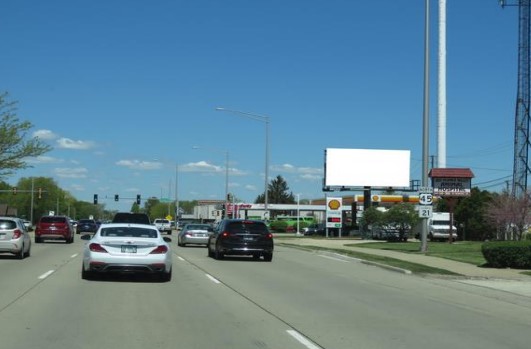 Location photo for Milwaukee Ave near Milwaukee Ave & Lake Cook Rd (Buffalo Grove)