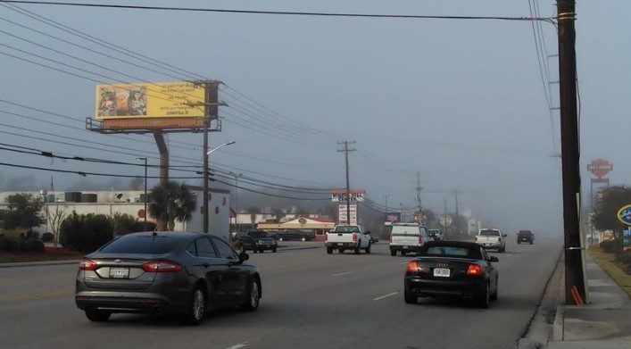 US HWY 17 N E/S 710 FT N/O WINDY HILL RD Media