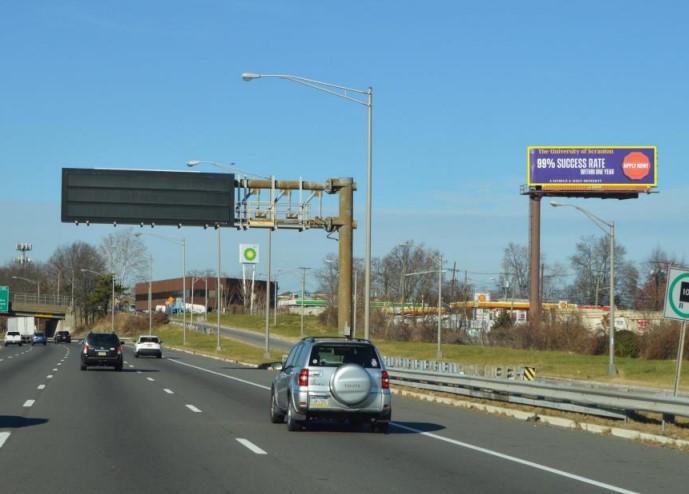 Location photo for Essex St near Essex St at Route 17 South Exit Ramp (Lodi)