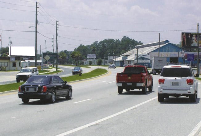 US 17 .02 mi N/O SR 207 W/S F/E Media